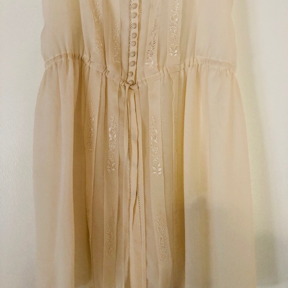 Short embroidered ivory silk dress - Picture 5 of 7